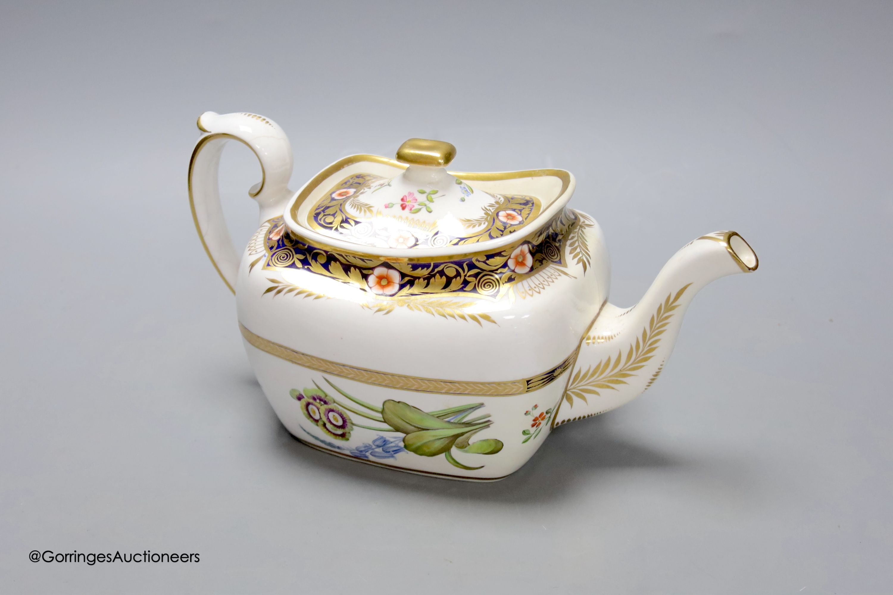 A Spode floral painted tea pot, c.1805, overall height 14cm